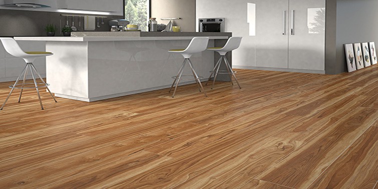 suelo porcelánico de imitación en madera | Cubicup cocina con suelo porcelánico imitación madera