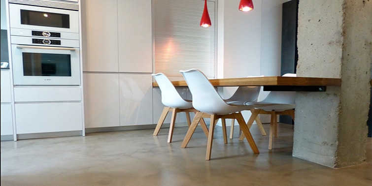 cocinas de microcemento | Cubicup microcemento en suelo de cocina