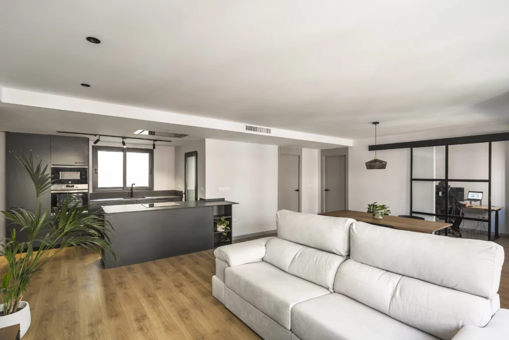 Reforma de vivienda estilo Industrial en Corts, Valencia