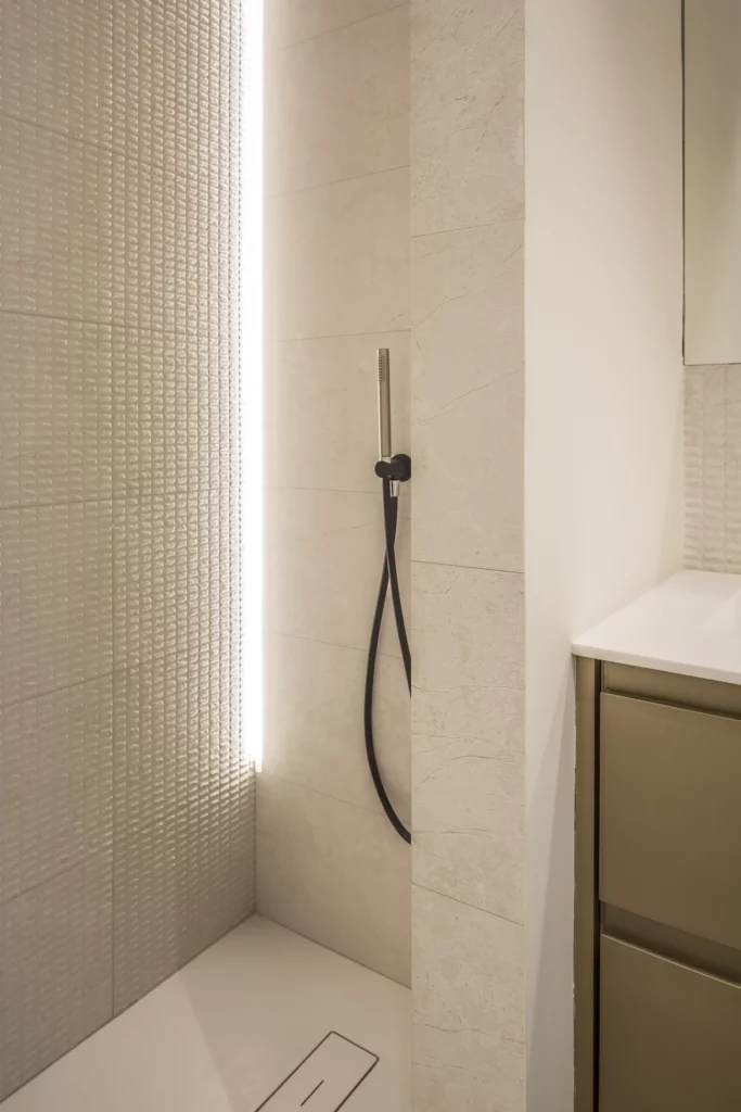 Reforma de casa estilo Clásico Contemporáneo en l’Eixample, Valencia