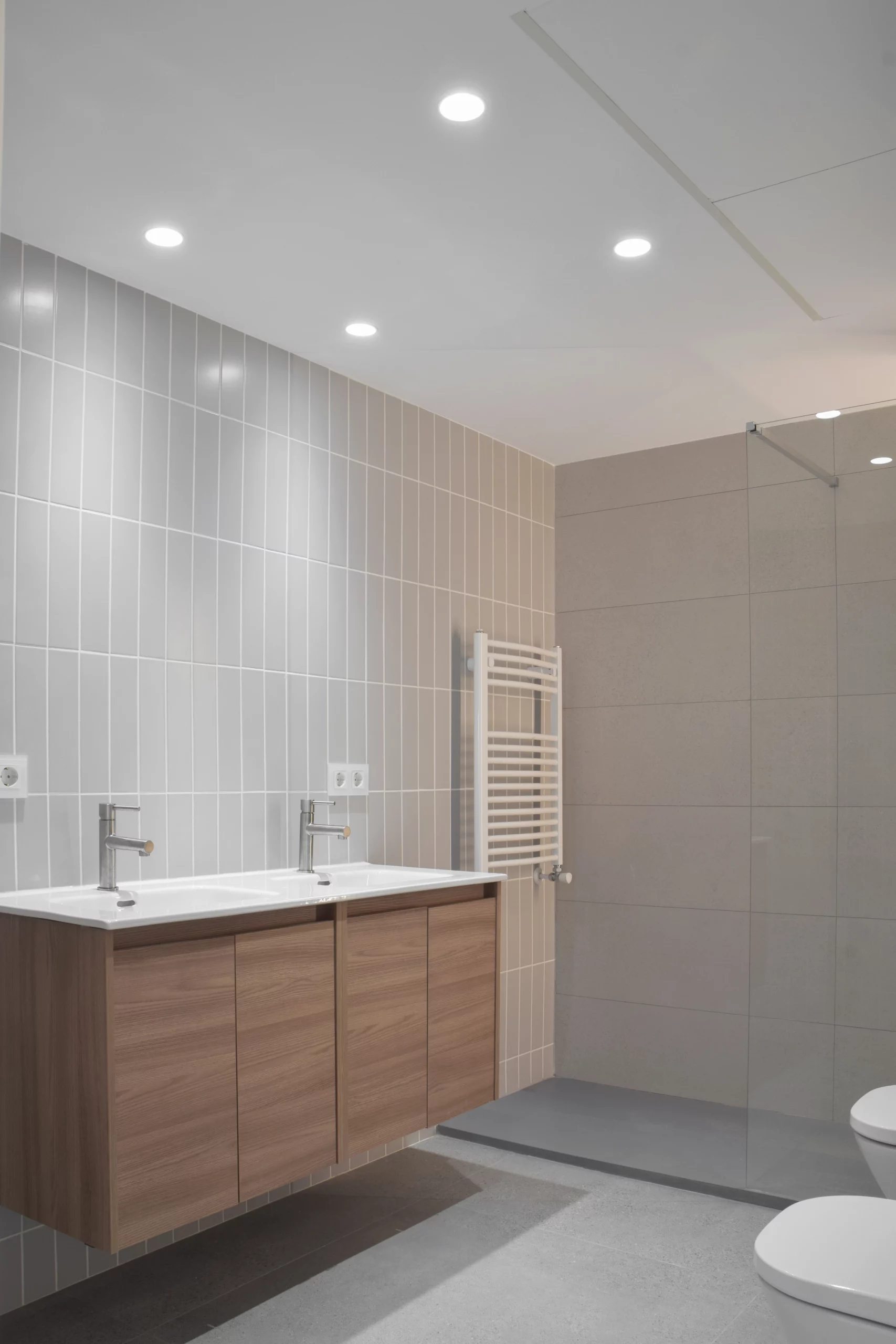 Reforma integral de piso estilo Moderno en Ciutat Jardí, Valencia