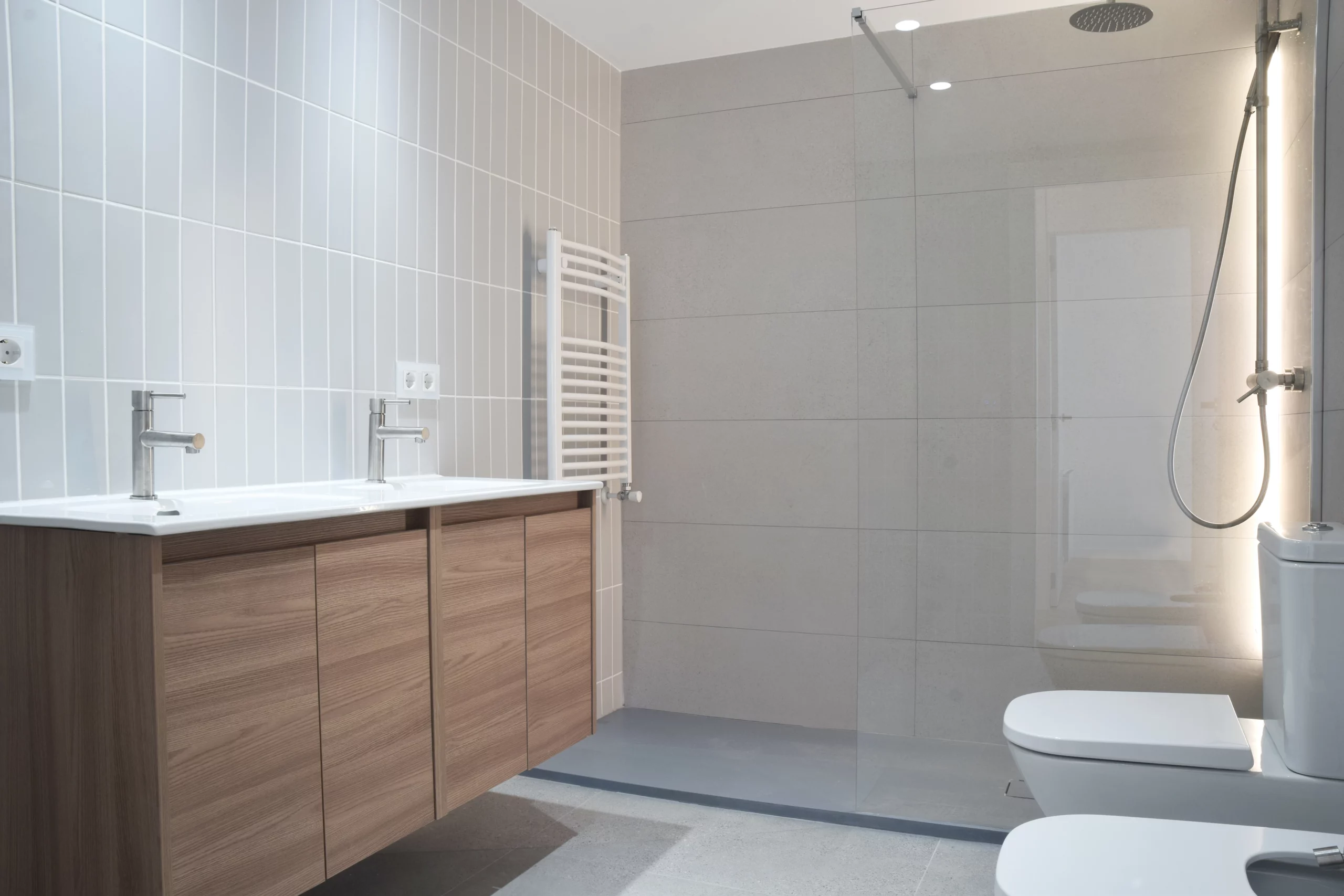 Reforma integral de piso estilo Moderno en Ciutat Jardí, Valencia
