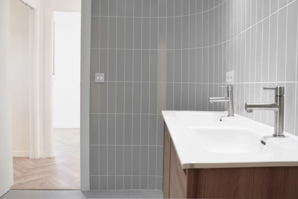 Reforma integral de piso estilo Moderno en Ciutat Jardí, Valencia