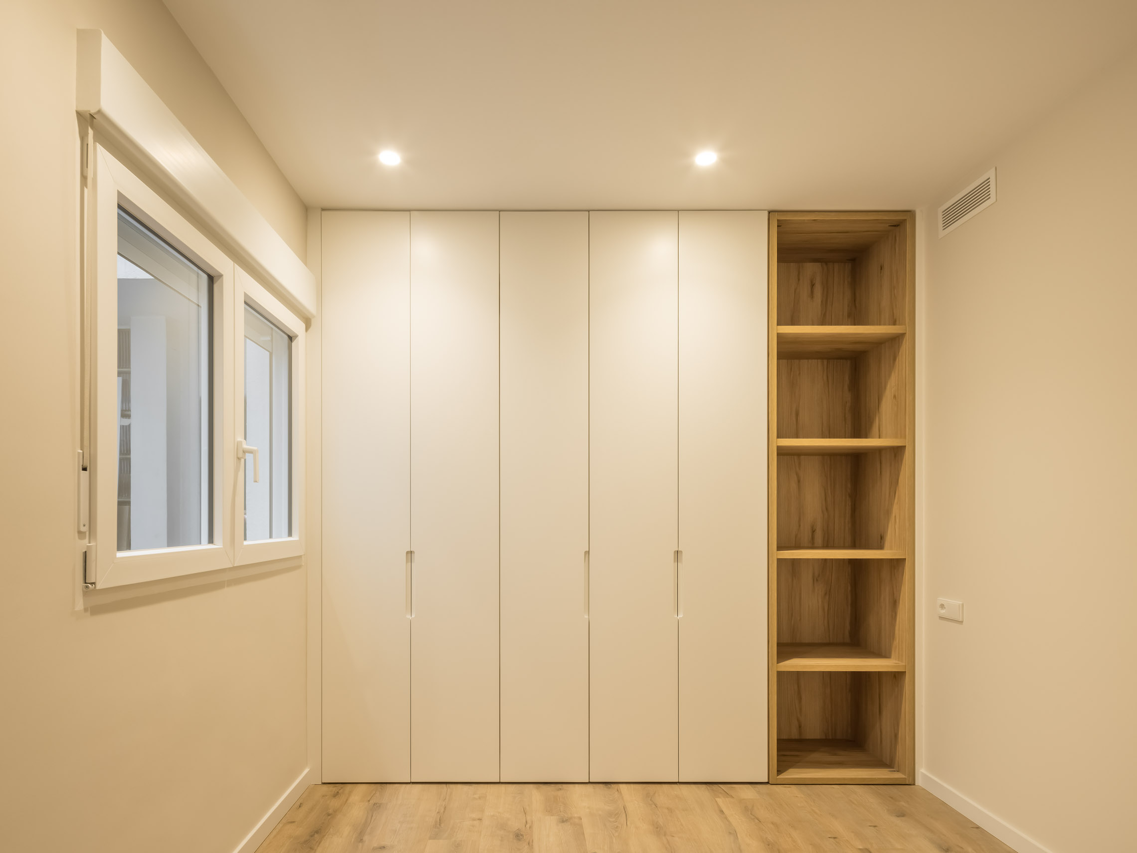 Reforma integral estilo Contemporáneo en Ensanche, Valencia