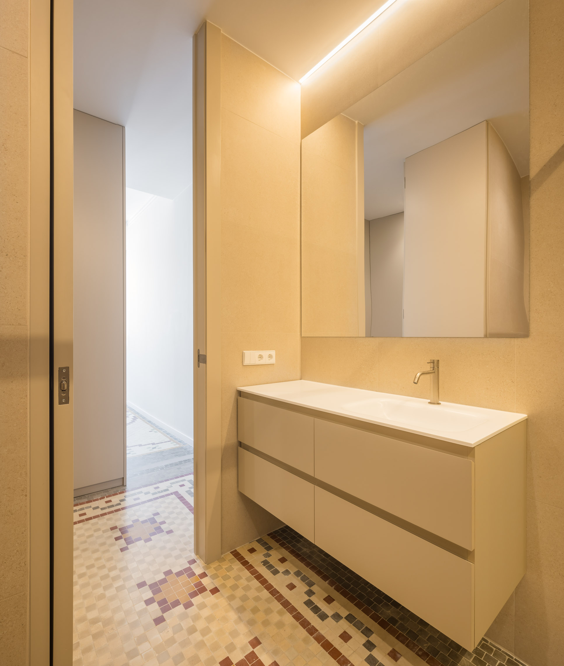 Reforma integral estilo Clásico contemporáneo en La Roqueta, Valencia