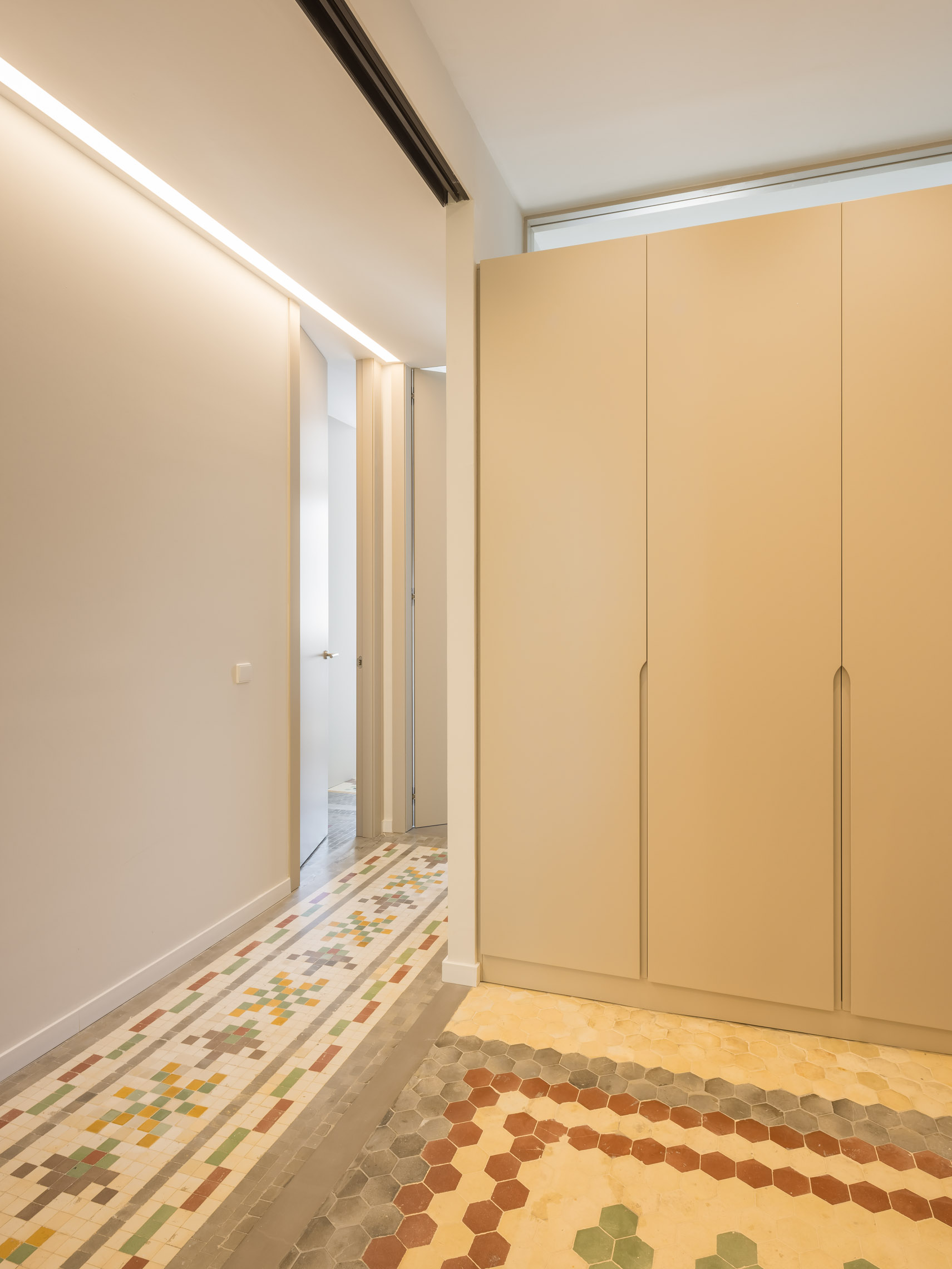 Reforma integral estilo Clásico contemporáneo en La Roqueta, Valencia