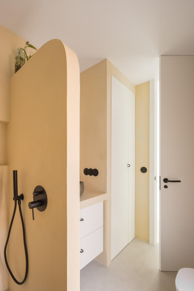Reforma integral estilo Minimalista en El Born, Barcelona